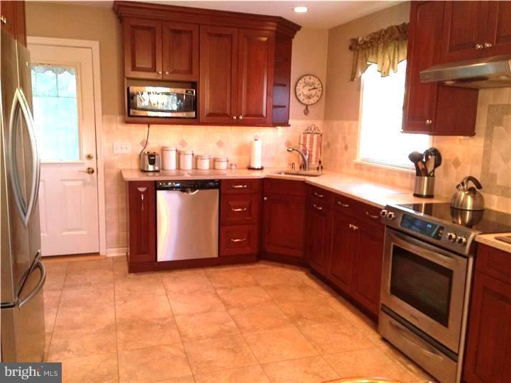 205 Kent Road Wyncote, PA 19095 - Photo 10 of 24 Kitchen