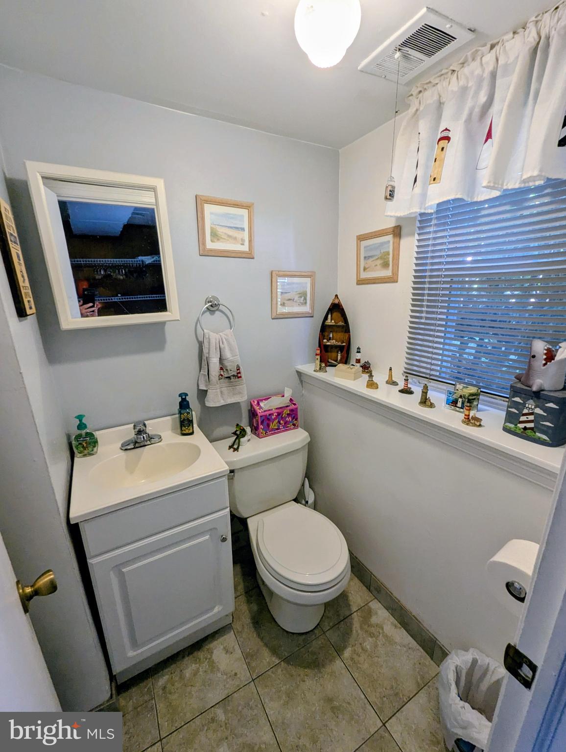 3641 Deepwater Lane Brookhaven, PA 19015 - Photo 15 of 37 powder room