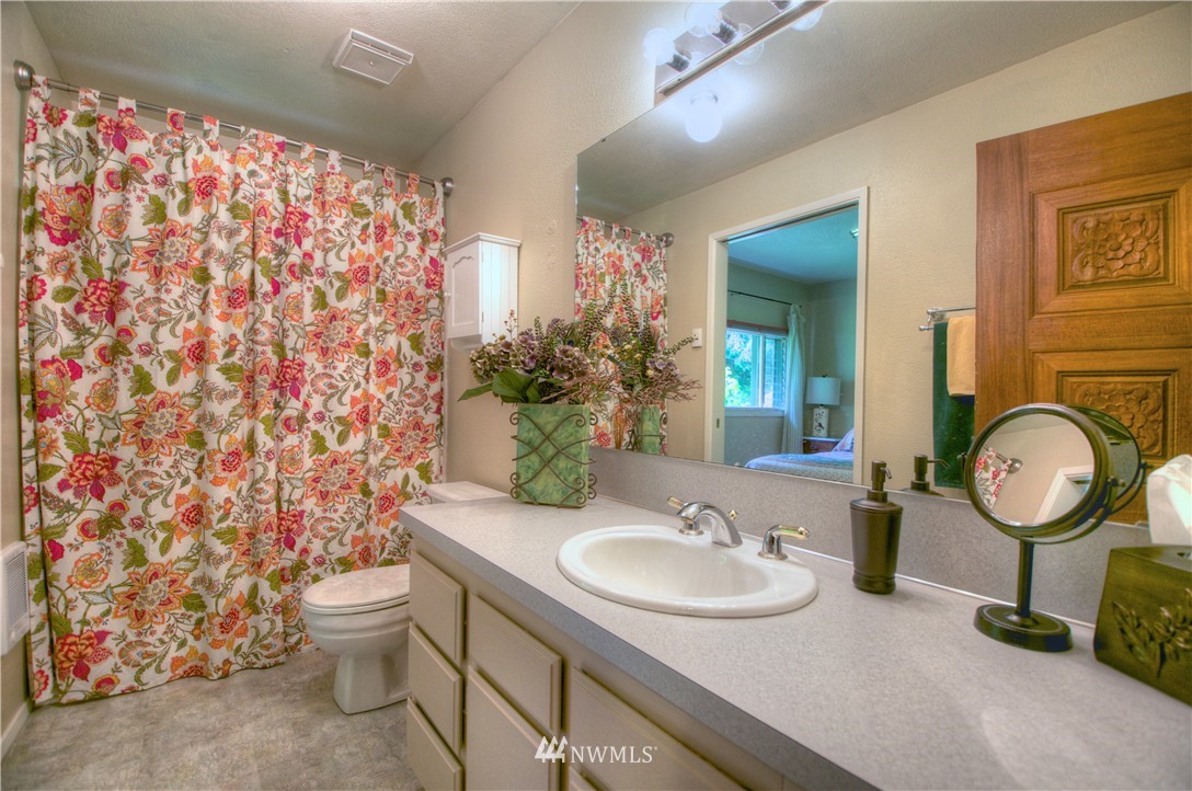 7149 Fairview Road Southwest Olympia, WA 98512 - Photo 14 of 25 Gallery Image 14