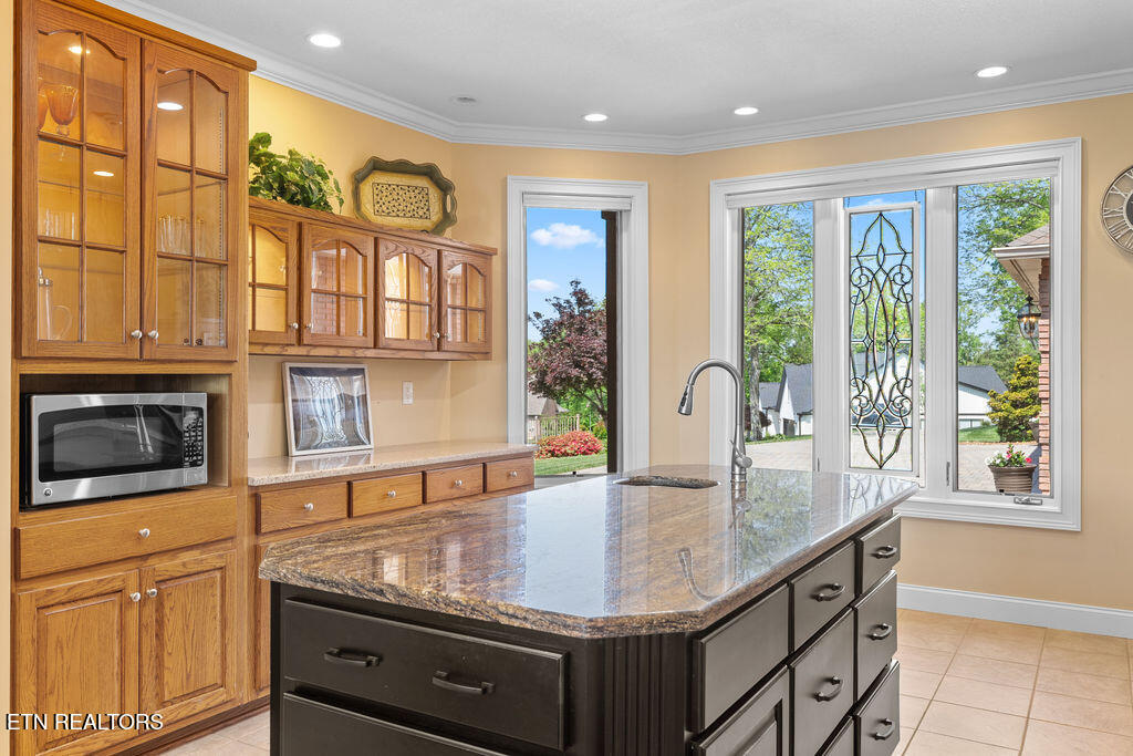 515 Dudala Circle Loudon, TN 37774 - Photo 14 of 48 Kitchen w/ Granite Top Island