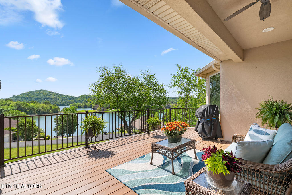 515 Dudala Circle Loudon, TN 37774 - Photo 19 of 48 Spacious Deck