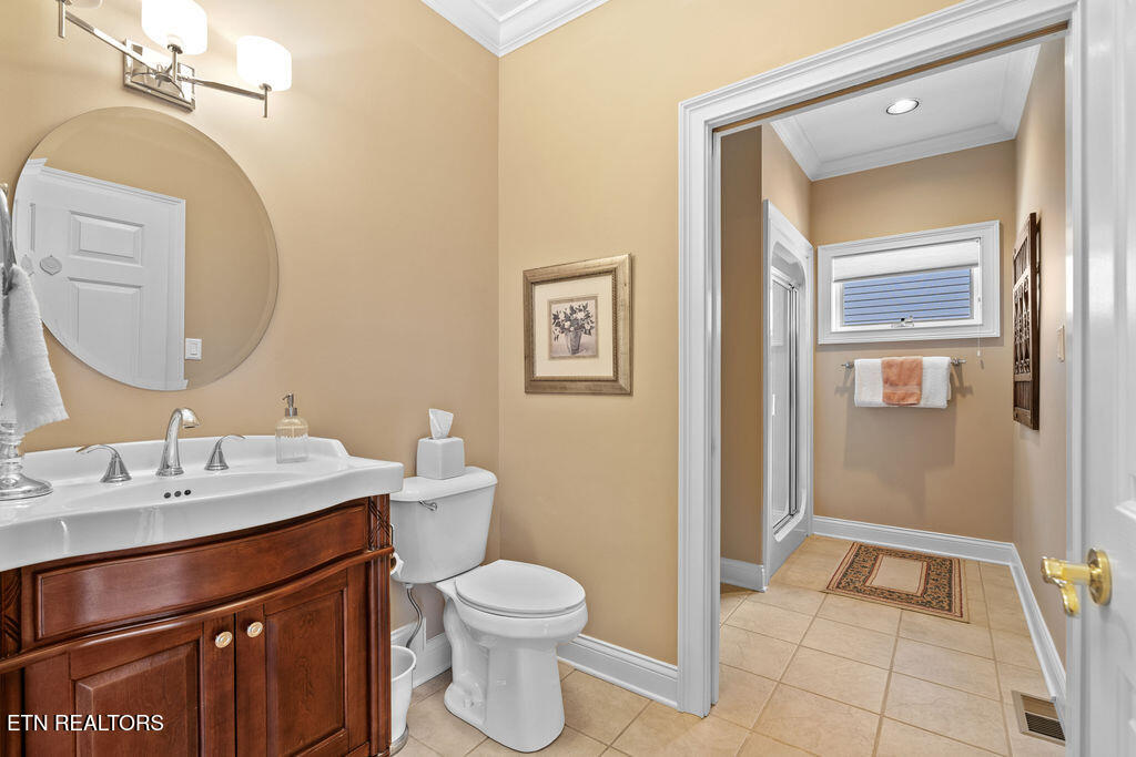 515 Dudala Circle Loudon, TN 37774 - Photo 30 of 48 Upper Level Secondary Bath