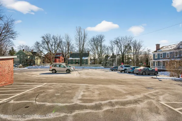 $10,000 | 61 Crown Street, Kingston, NY 12401