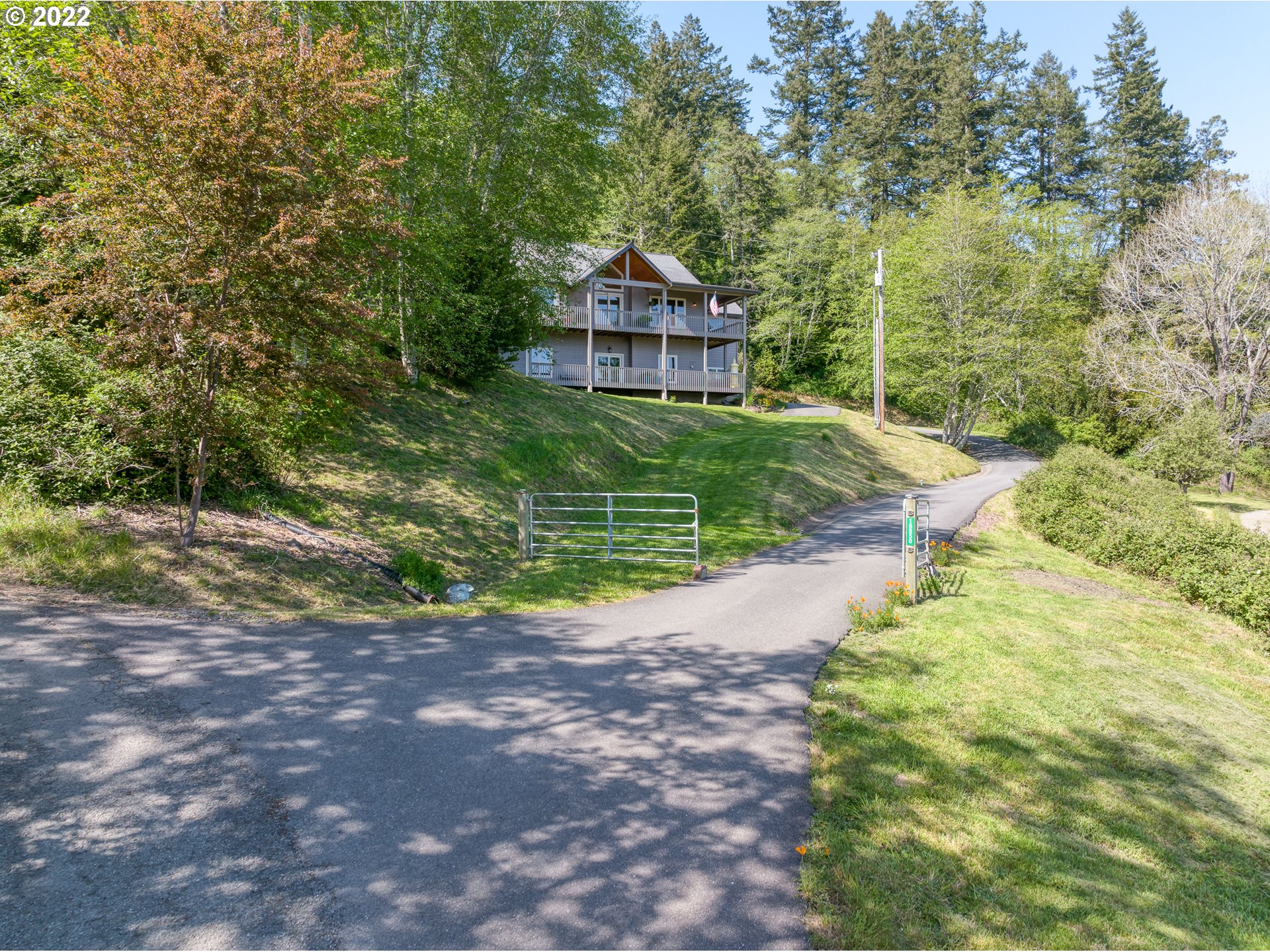 16850 Thompson Road Brookings, OR 97415 - Photo 5 of 32 Gallery Image 5