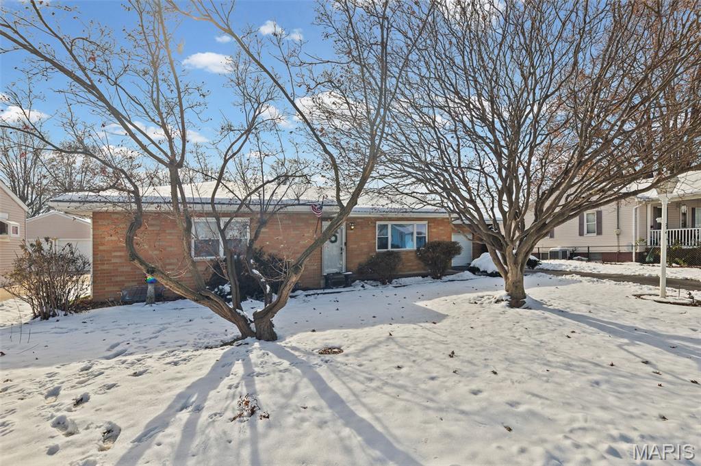 214 West 4th Street Hartford, IL 62048 - Photo 2 of 35