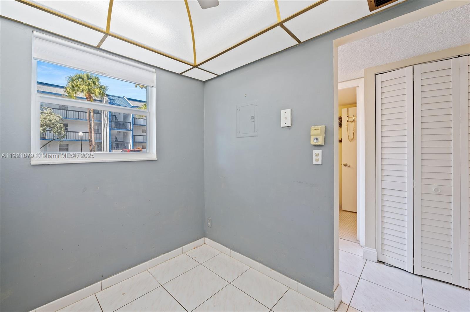 3140 Holiday Springs Boulevard, Unit 9102 Margate, FL 33063 - Photo 29 of 35 a view of an entryway