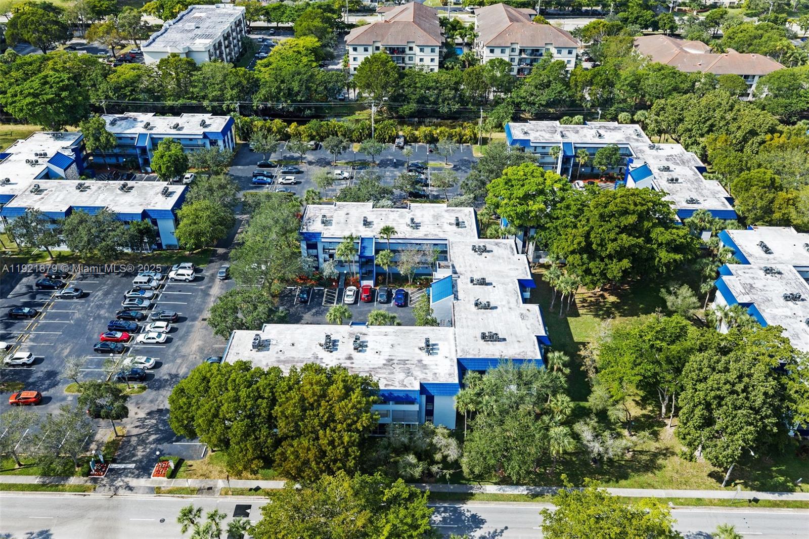 3140 Holiday Springs Boulevard, Unit 9102 Margate, FL 33063 - Photo 30 of 35 a view of a city