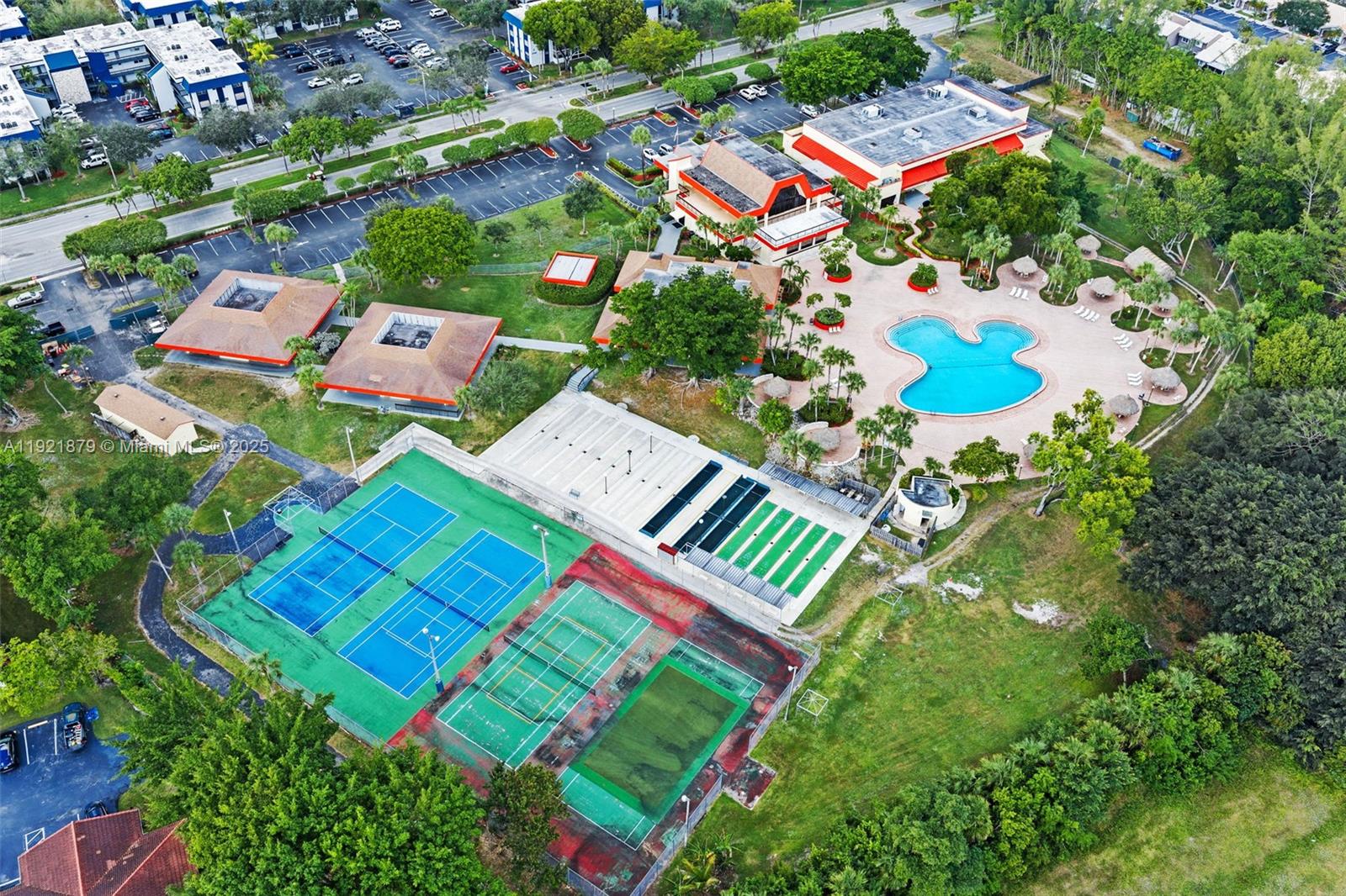 3140 Holiday Springs Boulevard, Unit 9102 Margate, FL 33063 - Photo 33 of 35