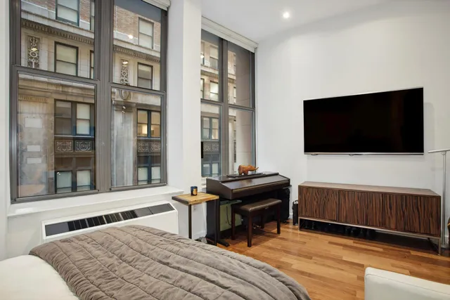 $575,000 | 1 Wall Street Court, Unit 207 | Financial District