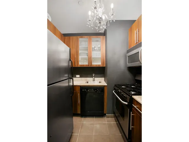 $575,000 | 1 Wall Street Court, Unit 207 | Financial District