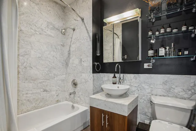 $575,000 | 1 Wall Street Court, Unit 207 | Financial District