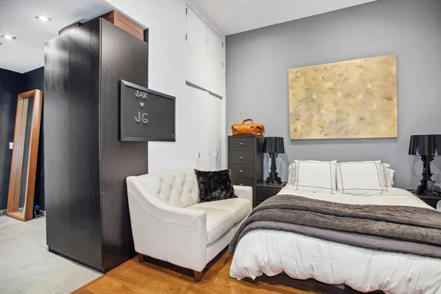 $575,000 | 1 Wall Street Court, Unit 207 | Financial District