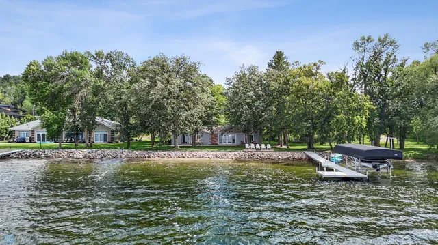 $975,000 | 886 South Shore Drive, Detroit Lakes, MN 56501