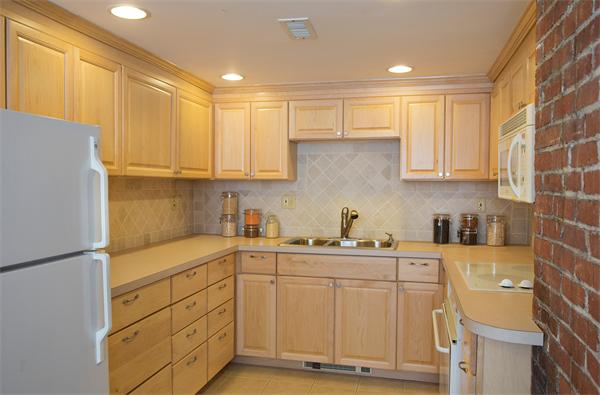 73 Oak Ridge Road Medford, MA 02155 - Photo 16 of 24