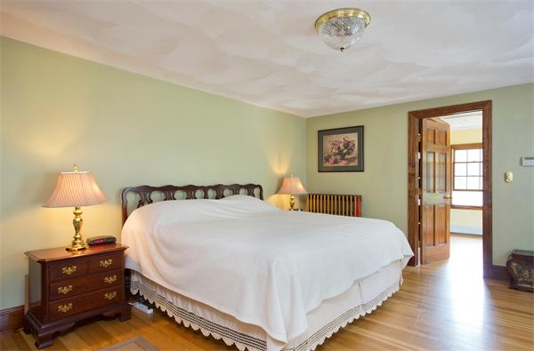 73 Oak Ridge Road Medford, MA 02155 - Photo 17 of 24