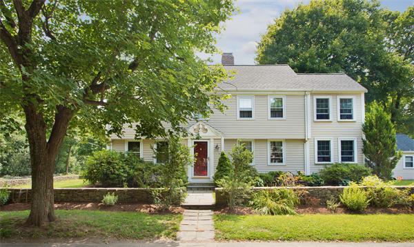 73 Oak Ridge Road Medford, MA 02155 - Photo 2 of 24