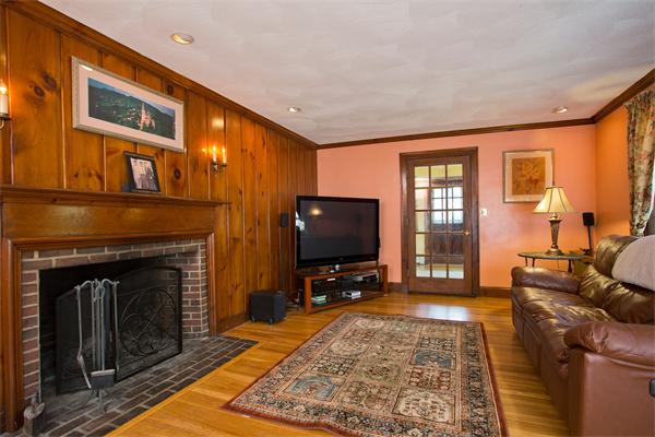 73 Oak Ridge Road Medford, MA 02155 - Photo 4 of 24