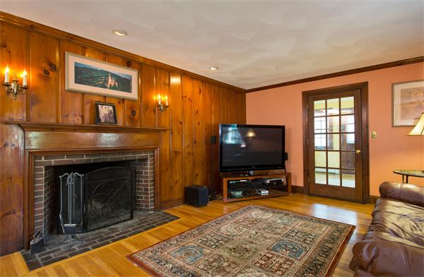 73 Oak Ridge Road Medford, MA 02155 - Photo 5 of 24