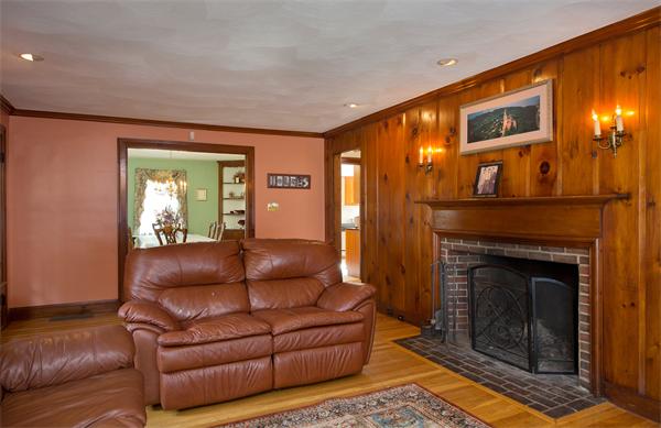 73 Oak Ridge Road Medford, MA 02155 - Photo 6 of 24