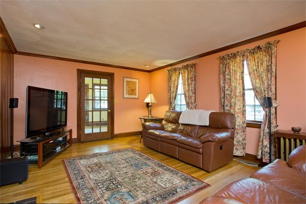 73 Oak Ridge Road Medford, MA 02155 - Photo 8 of 24