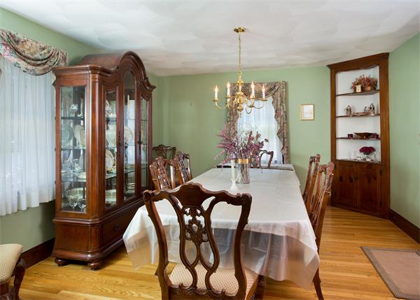 73 Oak Ridge Road Medford, MA 02155 - Photo 9 of 24