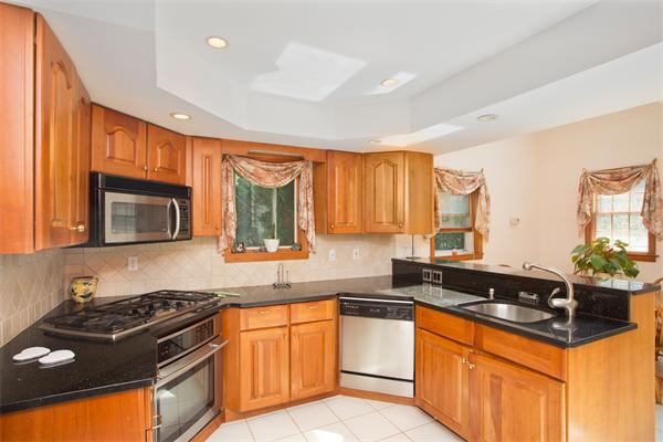 73 Oak Ridge Road Medford, MA 02155 - Photo 10 of 24