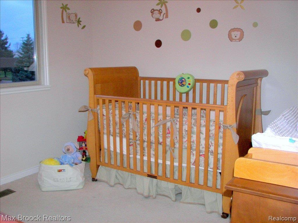 2081 Rochelle Park Drive, Unit 88 Rochester, MI 48309 - Photo 14 of 23 EZ PEEL OFF DECALS