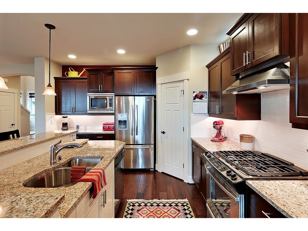5603 Northeast 7th Place Renton, WA 98059 - Photo 3 of 11