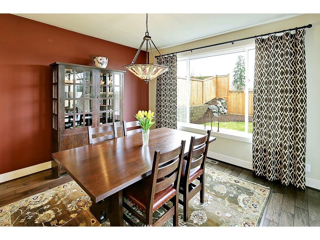 5603 Northeast 7th Place Renton, WA 98059 - Photo 5 of 11