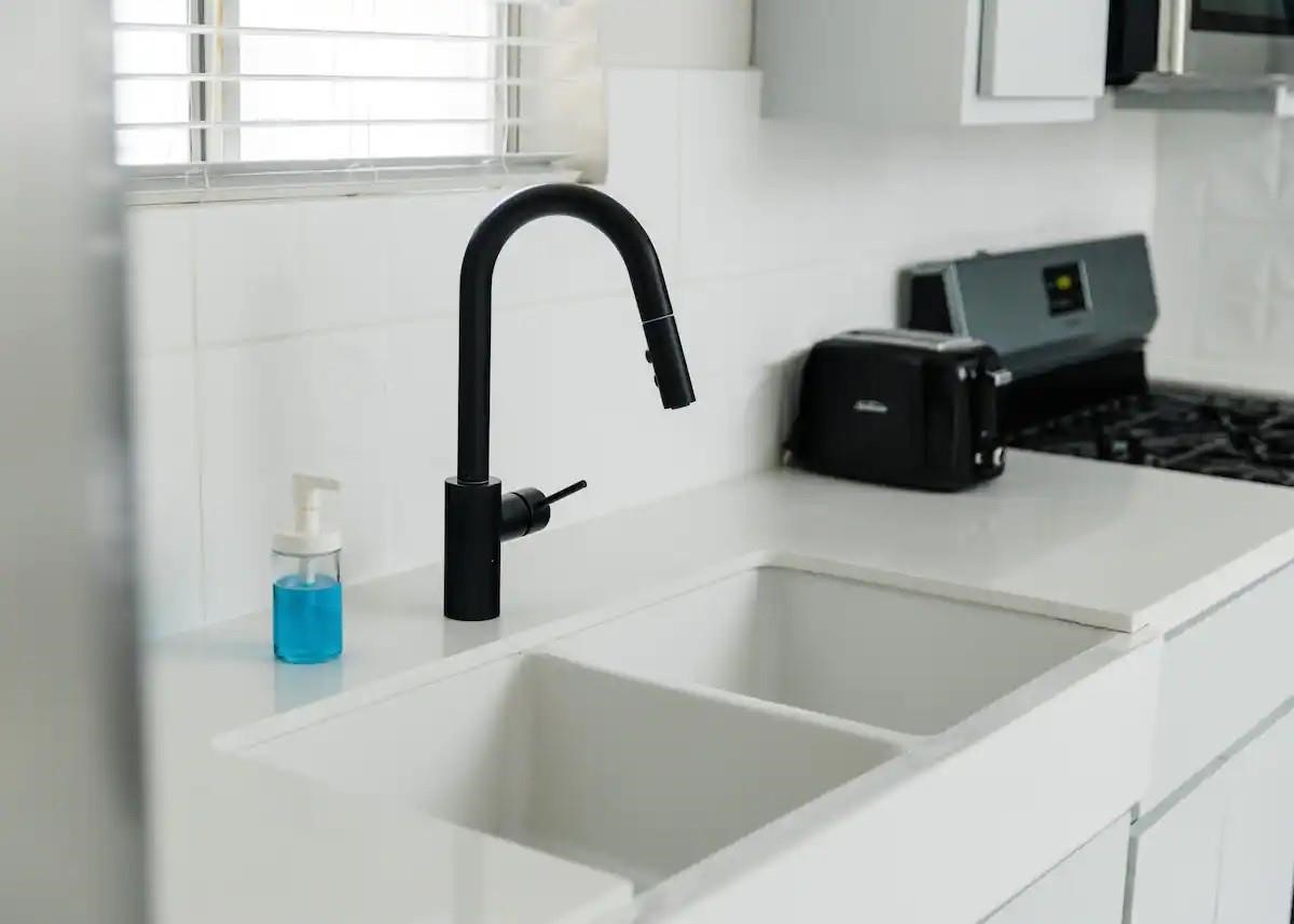 114 Redan Street Houston, TX 77009 - Photo 8 of 14 Double kitchen sink.