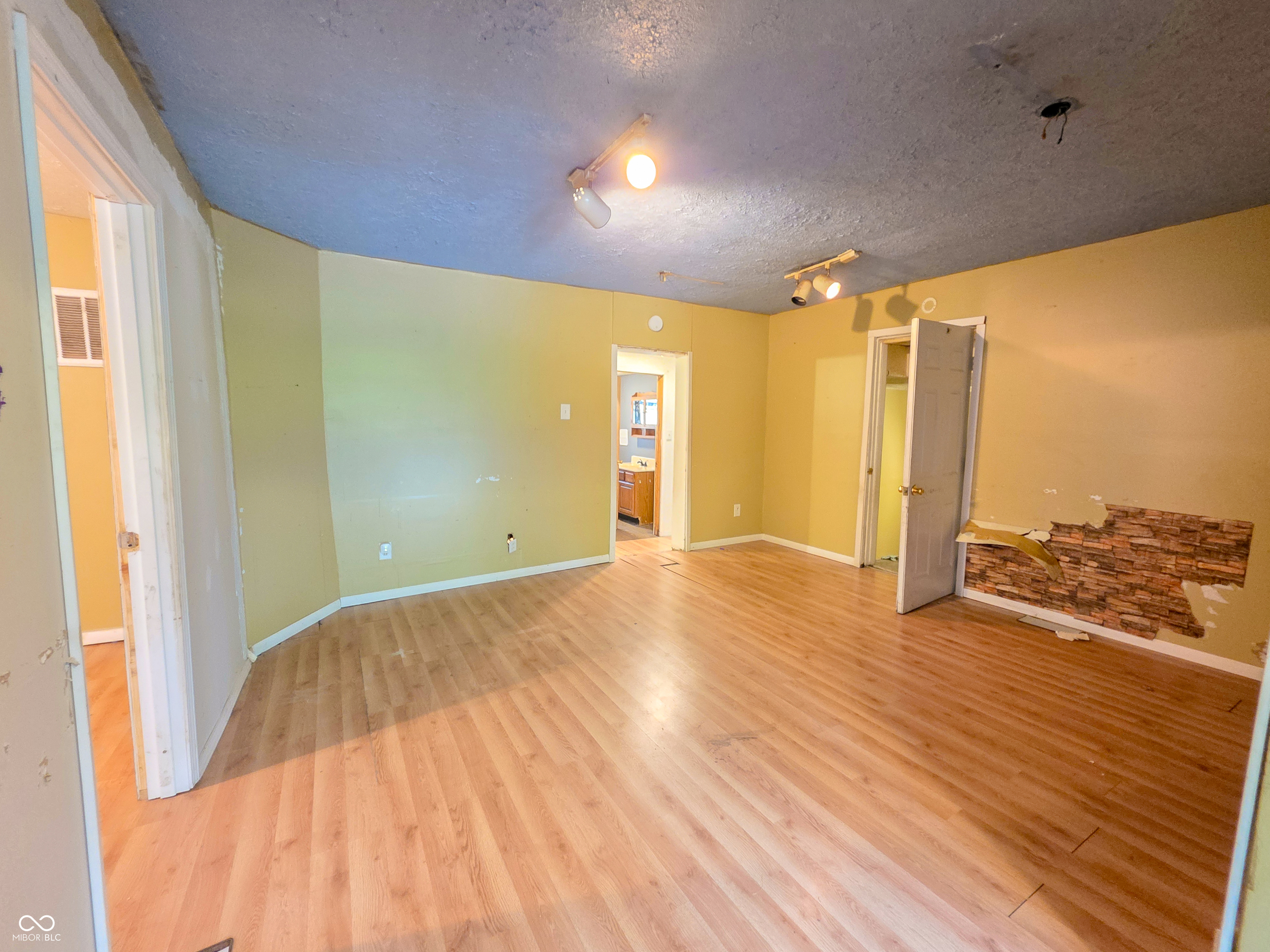 2228 Tippecanoe Street Terre Haute, IN 47807 - Photo 4 of 29