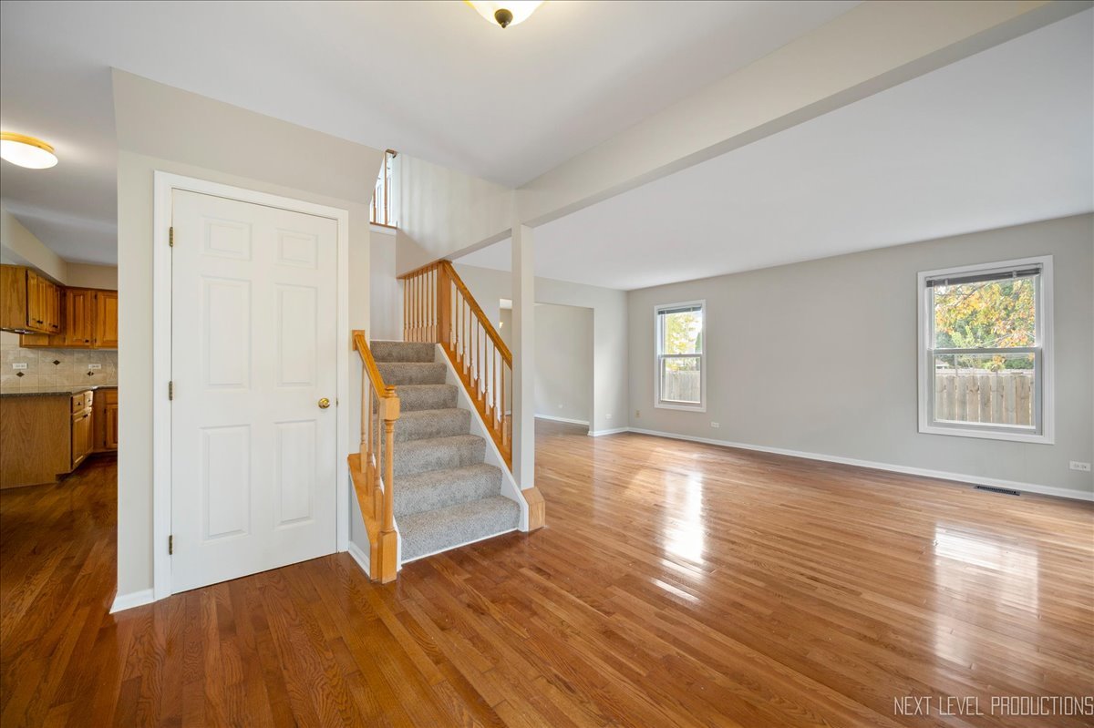 2465 Barn Owl Lane Elgin, IL 60124 - Photo 4 of 45