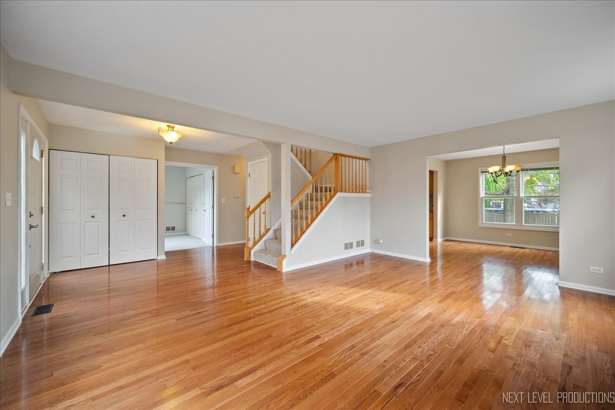 2465 Barn Owl Lane Elgin, IL 60124 - Photo 8 of 45