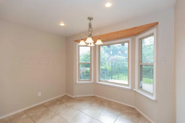 $325,000 | 511 South Shore Drive, Amarillo, TX 79118