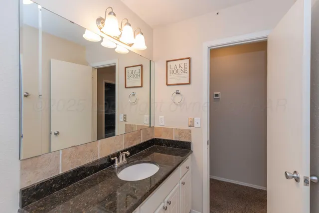 $325,000 | 511 South Shore Drive, Amarillo, TX 79118