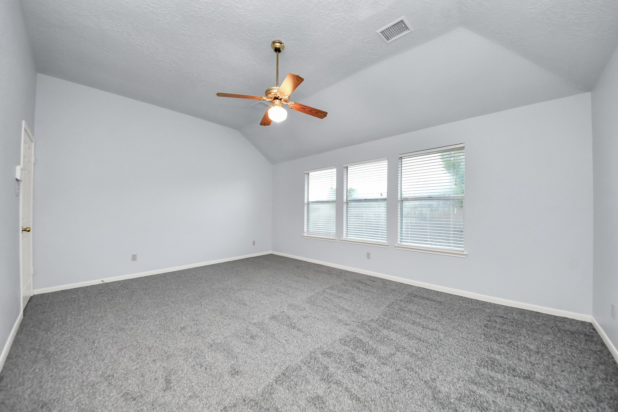 2102 Gemini Avenue Houston, TX 77058 - Photo 24 of 40 an empty room with a window