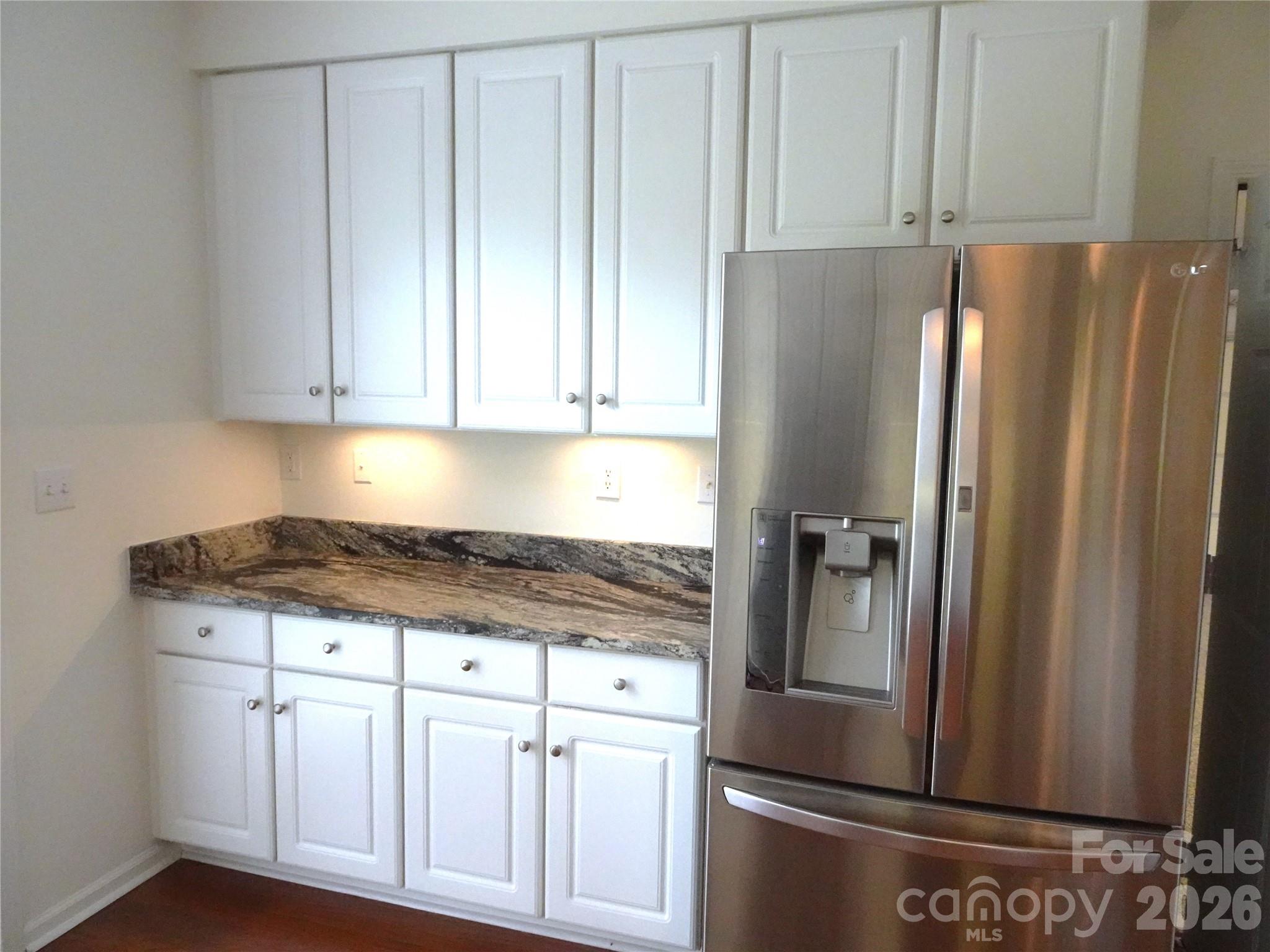 35 Sheffield Place Brevard, NC 28712 - Photo 17 of 38 a kitchen with appliances and cabinets