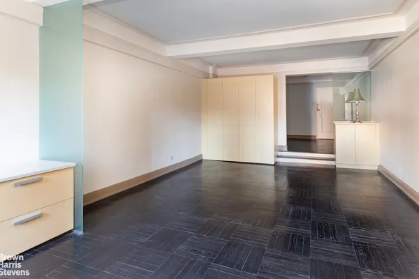 $365,000 | 123 East 37th Street, Unit 9D | Murray Hill