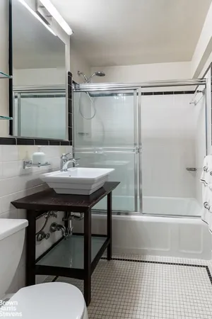 $365,000 | 123 East 37th Street, Unit 9D | Murray Hill