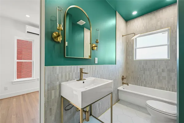 $1,500 | 808 Sul Ross Street, Unit 8, Houston, TX 77006