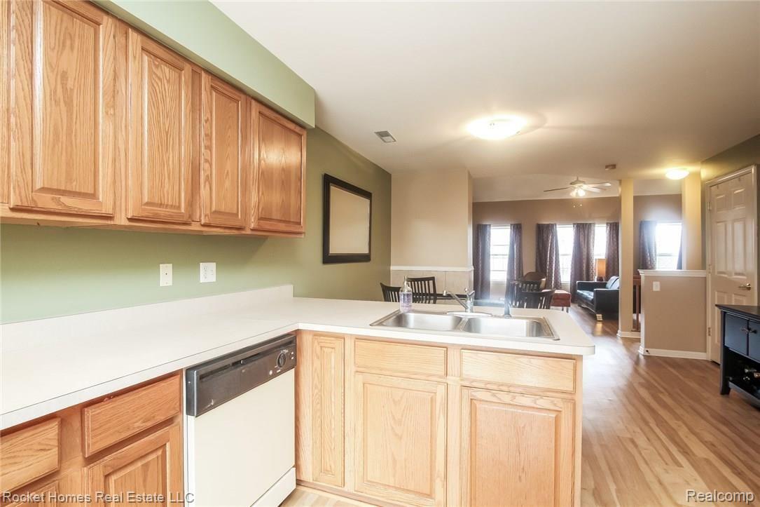 4305 Schaefer Road Dearborn, MI 48126 - Photo 11 of 27 012-Kitchen-5647406-medium.jpg