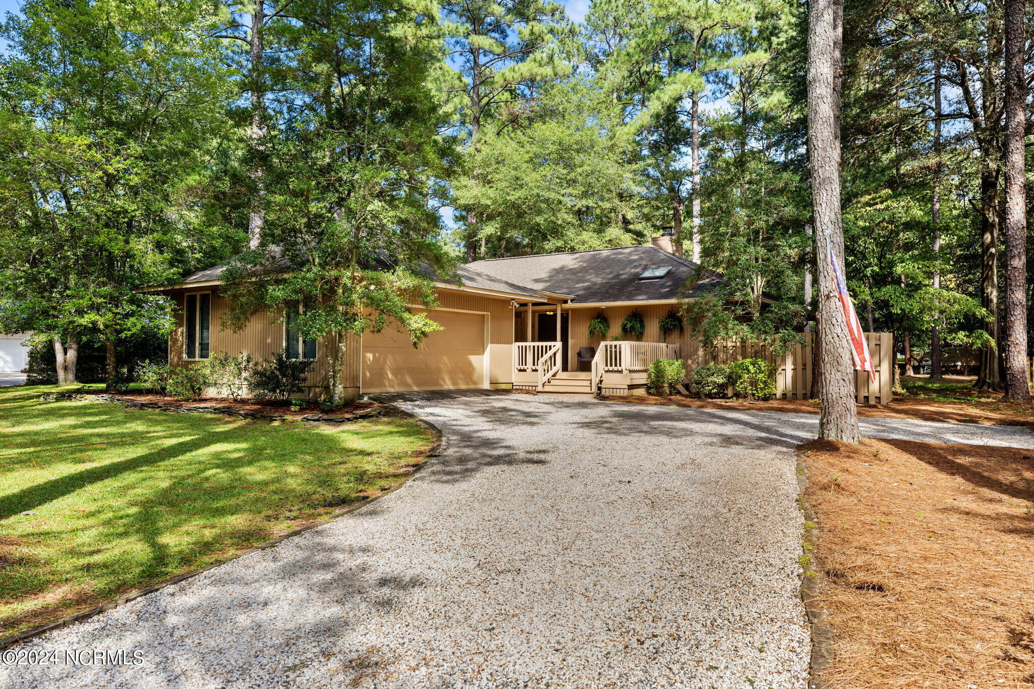 260 Lake Forest Drive, Pinehurst, NC 28374 Compass