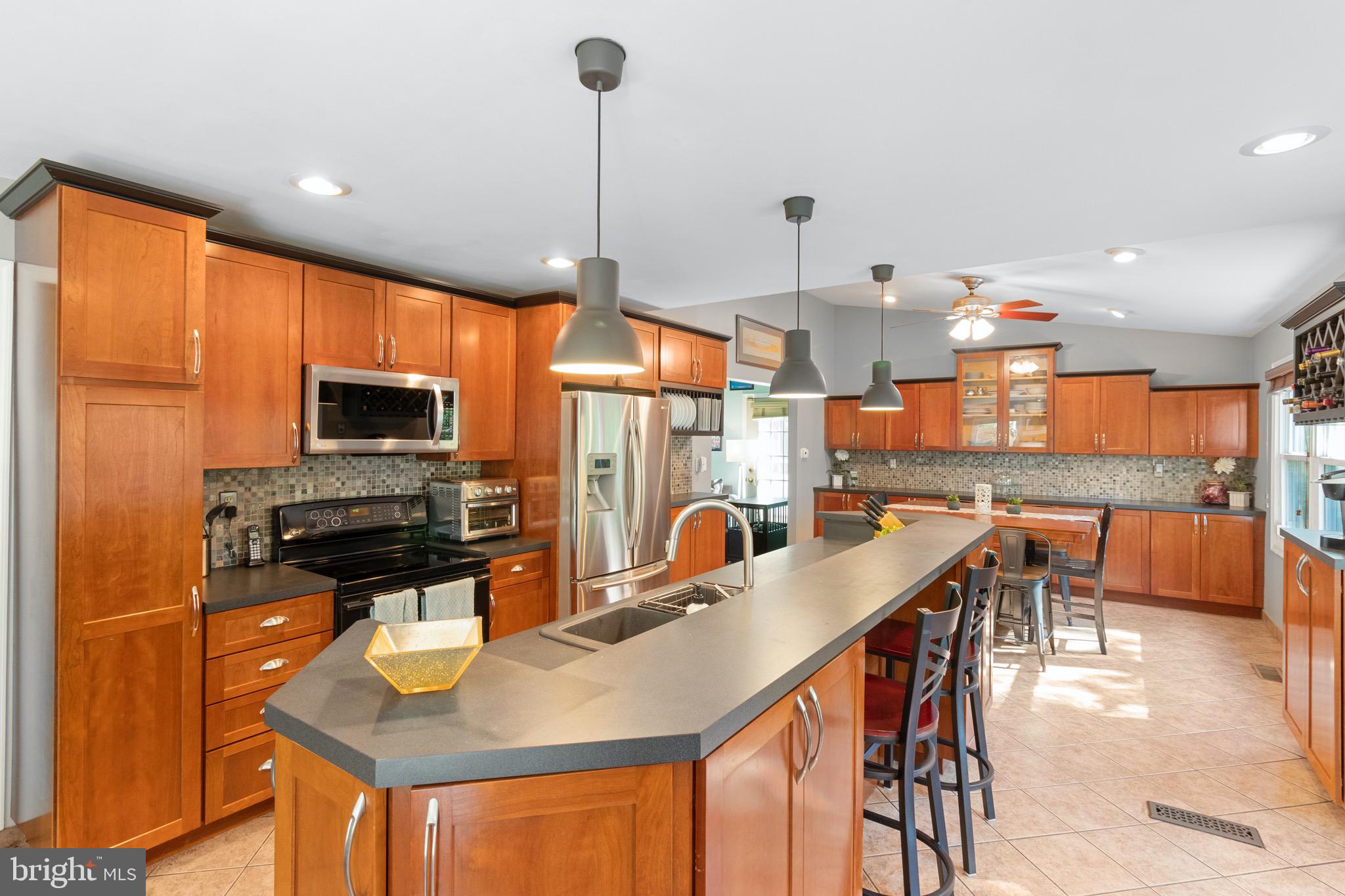 1250 Fountain Road Newtown, PA 18940 - Photo 3 of 34 Gallery Image 3