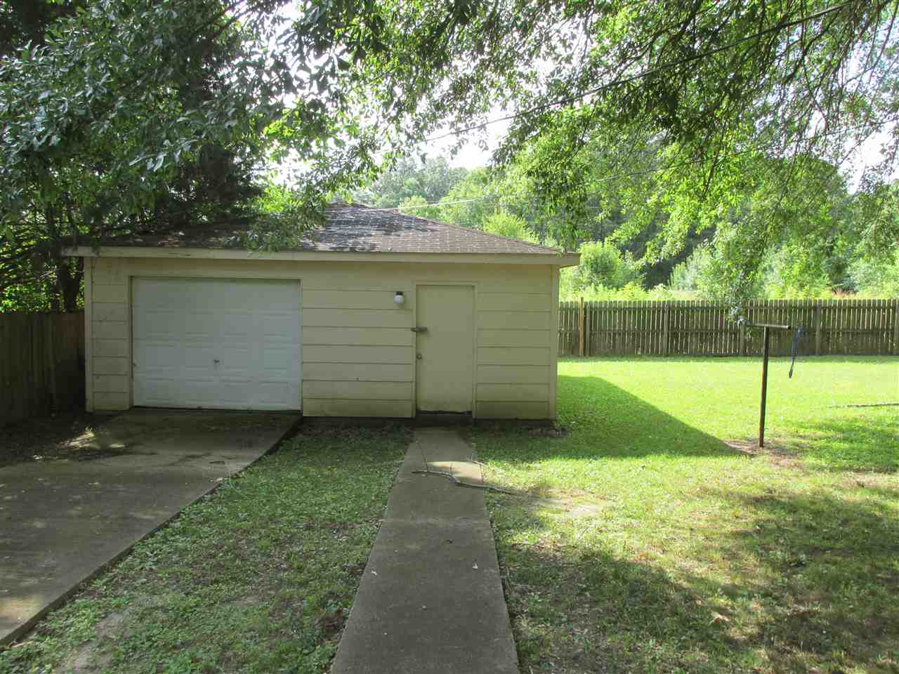 706 Blue Bonnet Road Bolivar, TN 38008 - Photo 3 of 11 Gallery Image 3