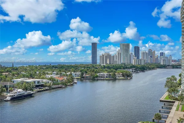 $3,600 | 20515 East Country Club Drive, Unit 1245, Aventura, FL 33180