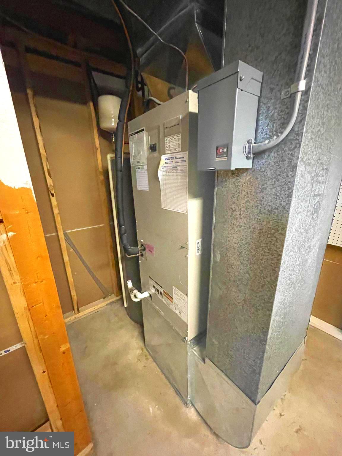 7944 Tick Neck Road Pasadena, MD 21122 - Photo 31 of 40 Updated HVAC
