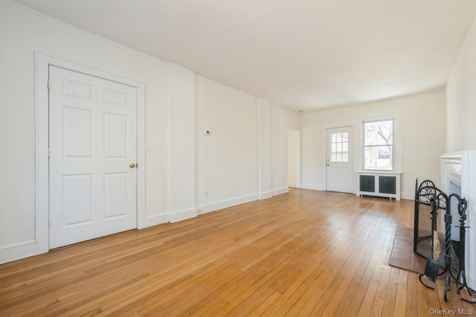 130 Soundview Road Huntington, NY 11743 - Photo 8 of 30