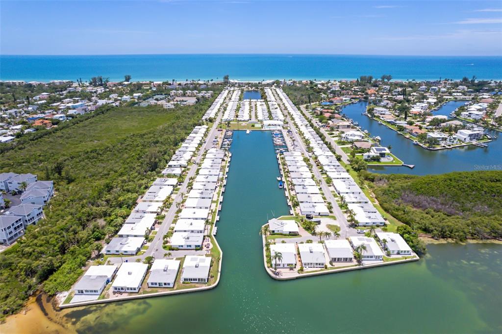 546 Spanish Drive South Longboat Key, FL 34228 - Photo 43 of 57