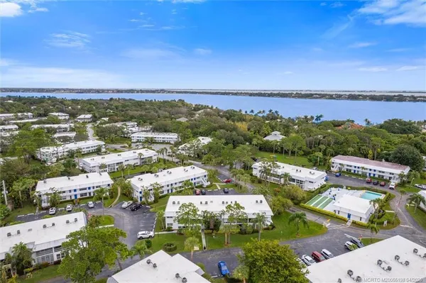 $1,600 | 2929 Southeast Ocean Boulevard, Unit 1112, Stuart, FL 34996