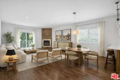 $1,150,000 | 11023 Fruitland Drive, Unit 401, Studio City, CA 91604